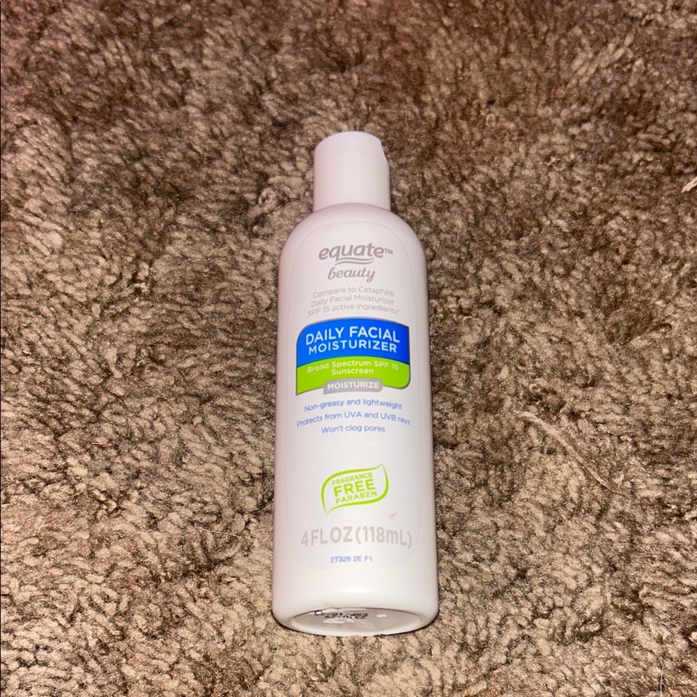 Daily Facial Moisturizer - White